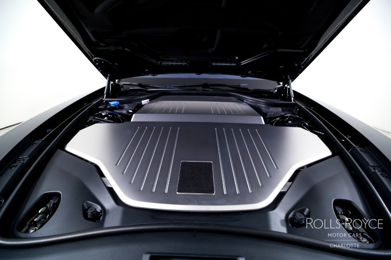 New-2025-Rolls-Royce-Black-Badge-Spectre