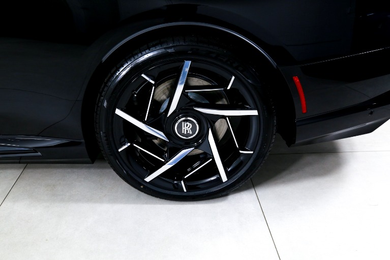 New-2025-Rolls-Royce-Black-Badge-Spectre