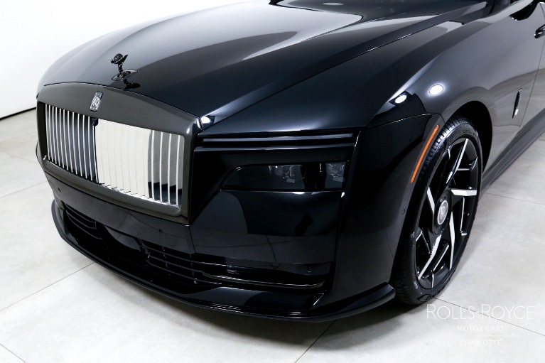 New-2025-Rolls-Royce-Black-Badge-Spectre