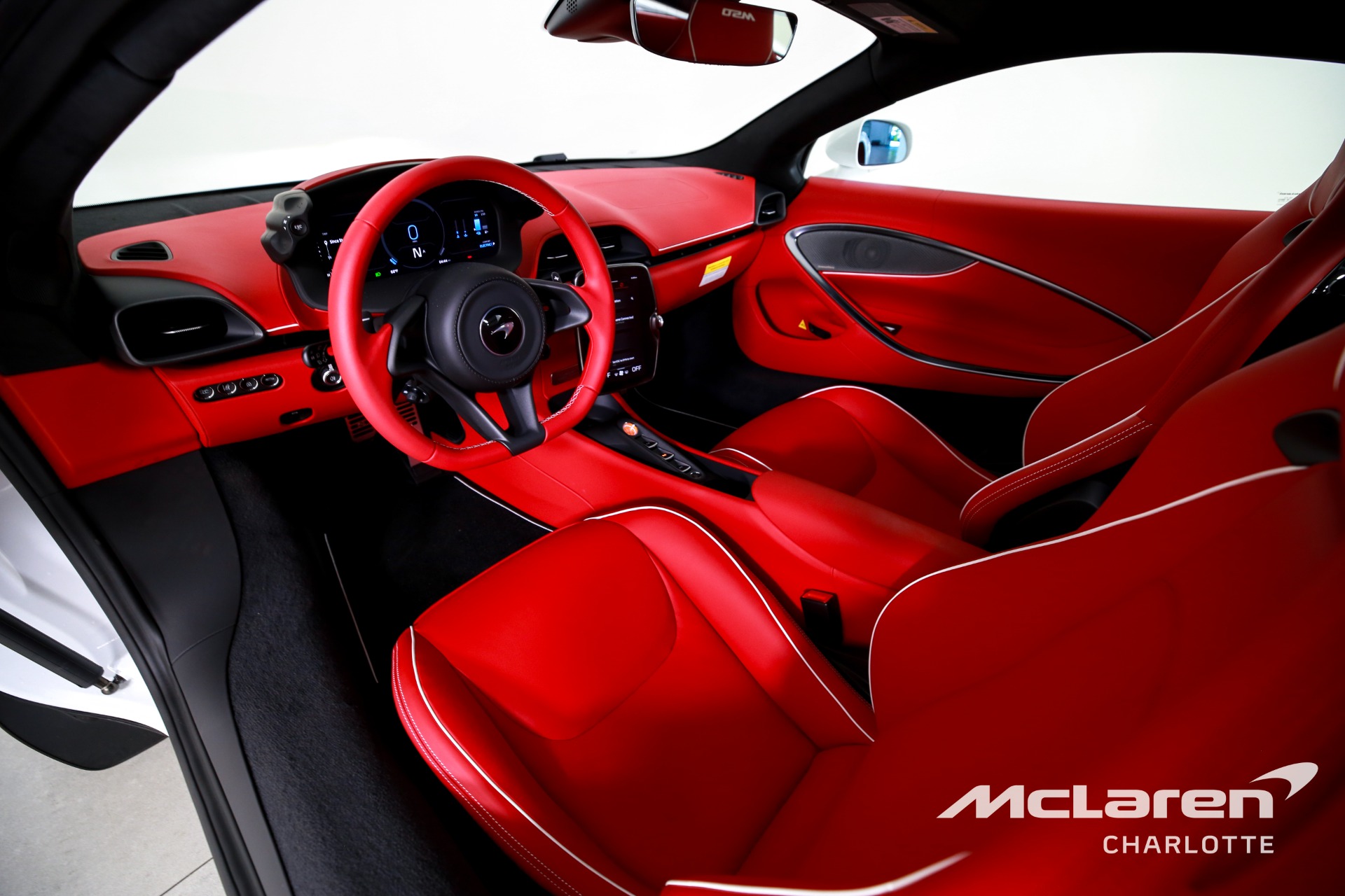 New 2025 McLaren Artura | Charlotte, NC