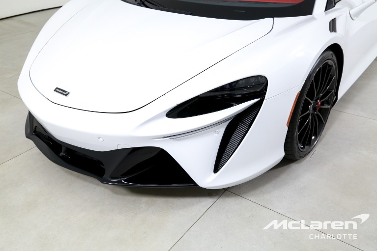 Used-2025-McLaren-Artura