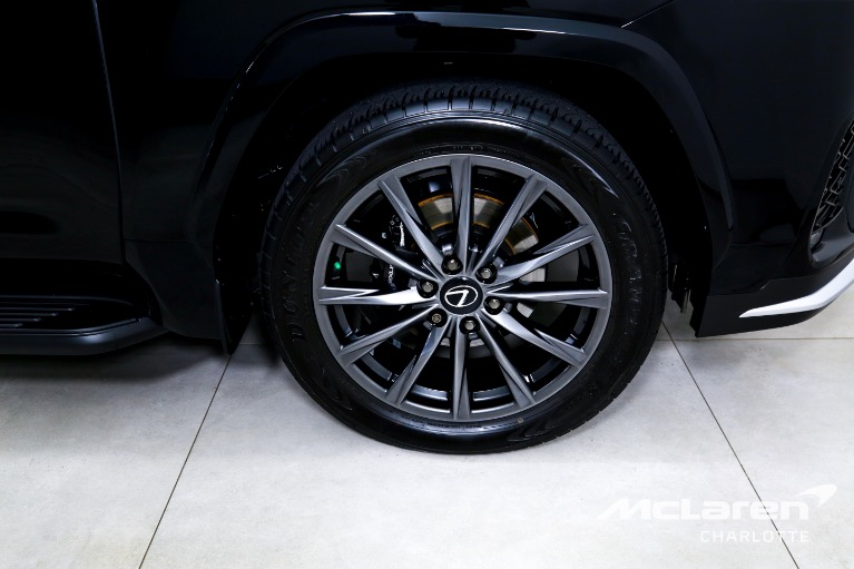 Used-2024-Lexus-LX-600-F-SPORT-Handling