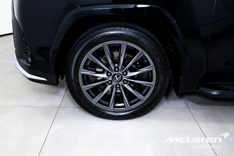 Used-2024-Lexus-LX-600-F-SPORT-Handling