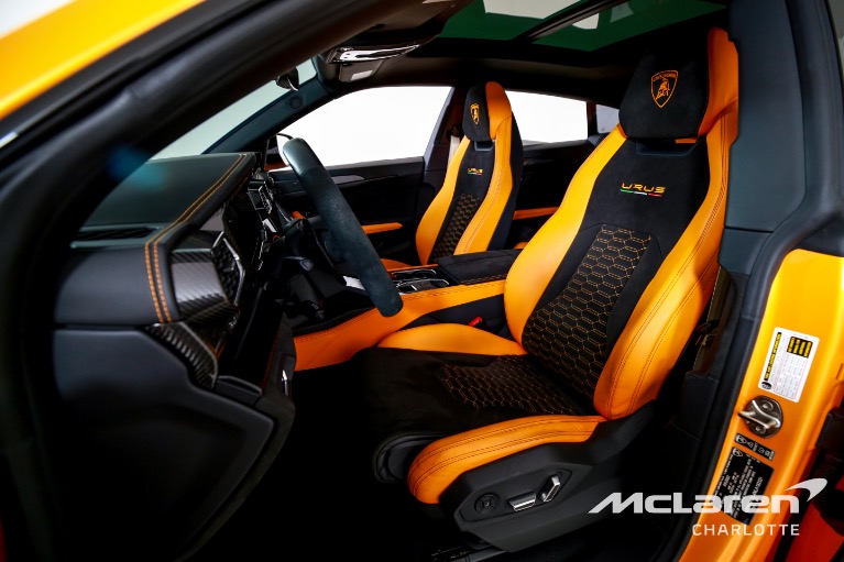 Used-2022-Lamborghini-Urus
