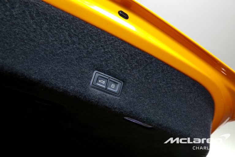 Used-2022-Lamborghini-Urus
