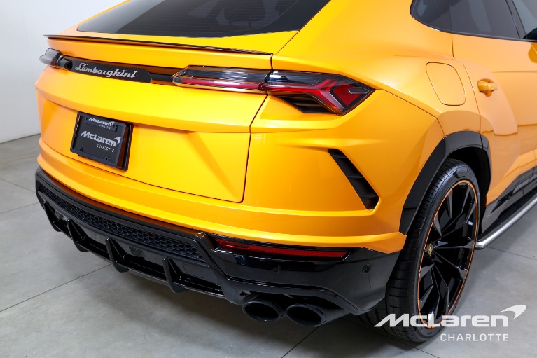 Used-2022-Lamborghini-Urus