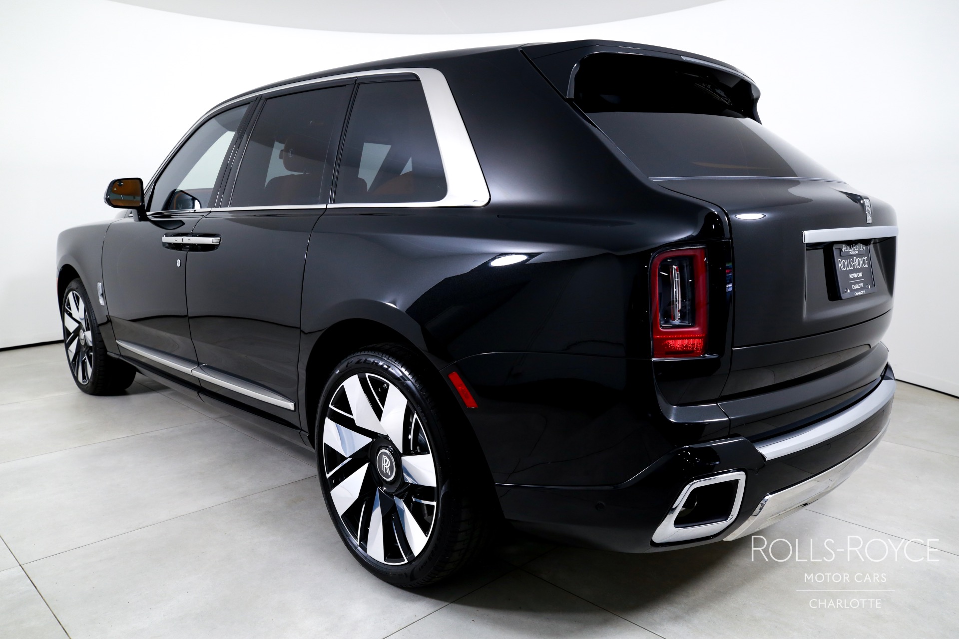 New 2025 Rolls-Royce Cullinan | Charlotte, NC