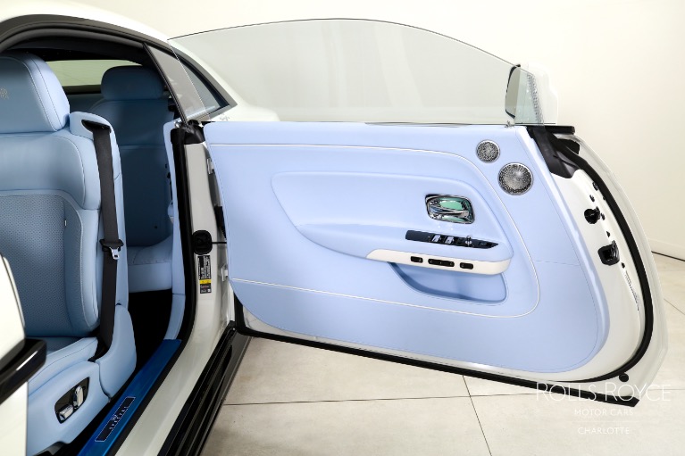 New-2025-Rolls-Royce-Black-Badge-Spectre