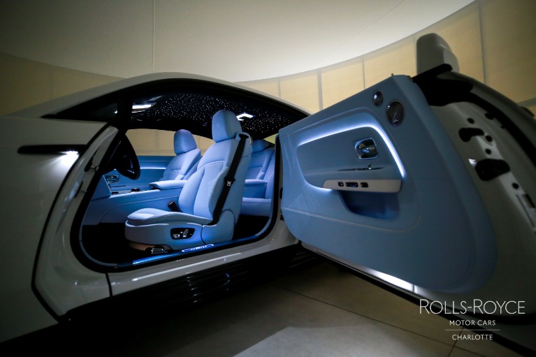 New-2025-Rolls-Royce-Black-Badge-Spectre