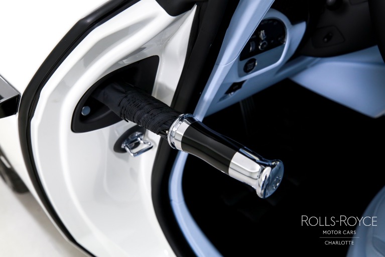 New-2025-Rolls-Royce-Black-Badge-Spectre