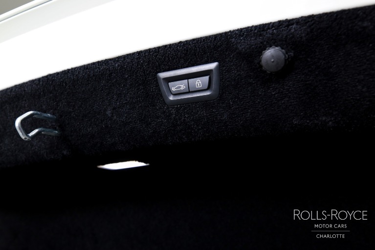 New-2025-Rolls-Royce-Black-Badge-Spectre
