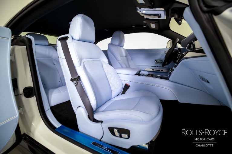 New-2025-Rolls-Royce-Black-Badge-Spectre