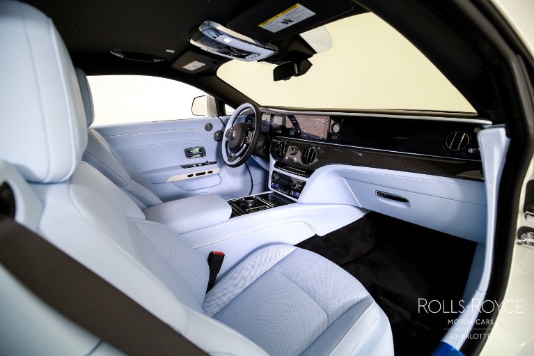 New-2025-Rolls-Royce-Black-Badge-Spectre