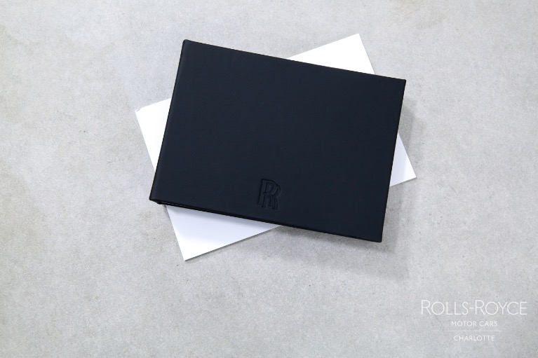 New-2025-Rolls-Royce-Black-Badge-Spectre