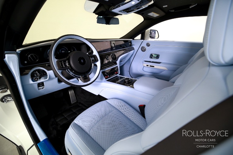 New-2025-Rolls-Royce-Black-Badge-Spectre