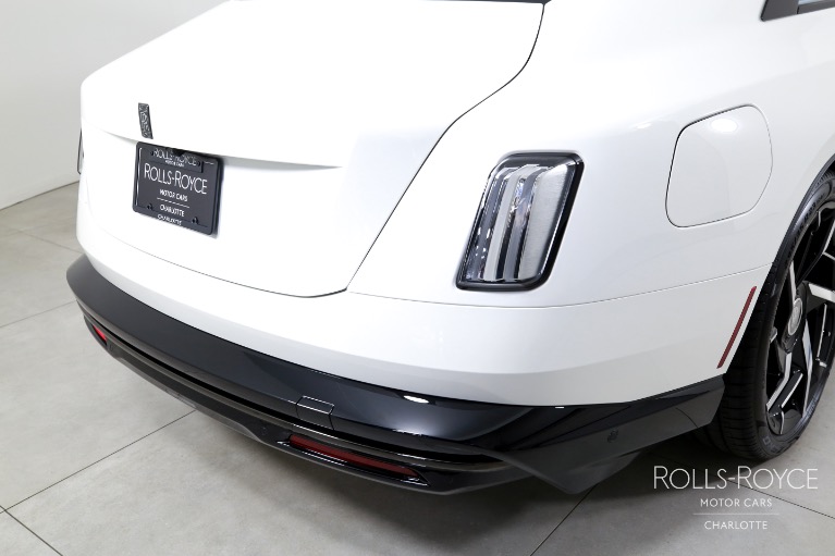 New-2025-Rolls-Royce-Black-Badge-Spectre