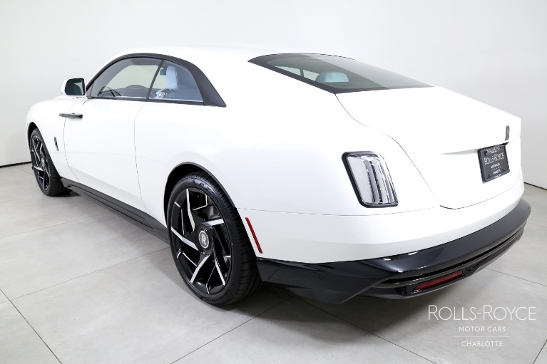 New-2025-Rolls-Royce-Black-Badge-Spectre