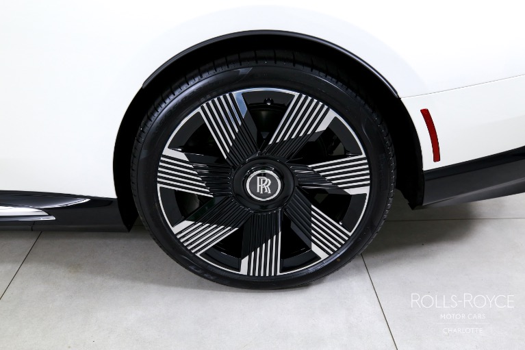 New-2025-Rolls-Royce-Spectre