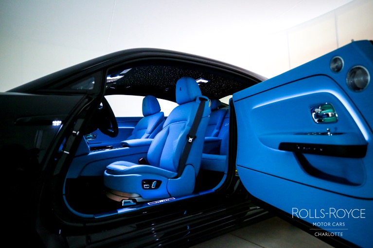 New-2025-Rolls-Royce-Black-Badge-Spectre