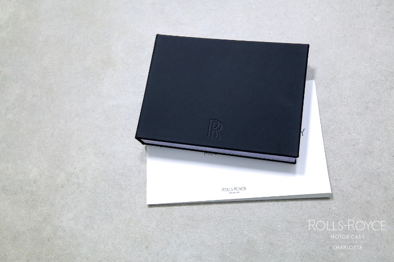 New-2025-Rolls-Royce-Black-Badge-Spectre