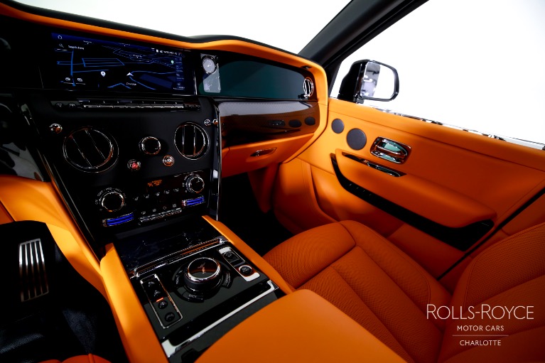 New-2025-Rolls-Royce-Black-Badge-Cullinan