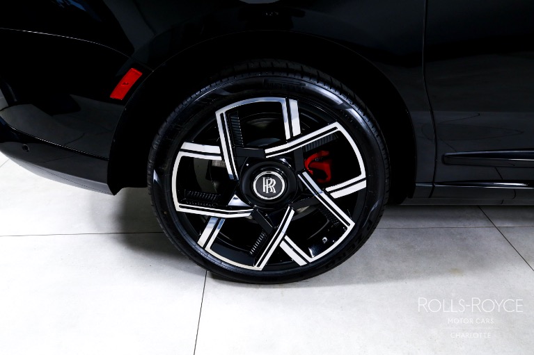 New-2025-Rolls-Royce-Black-Badge-Cullinan
