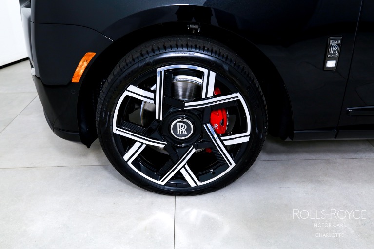 New-2025-Rolls-Royce-Black-Badge-Cullinan