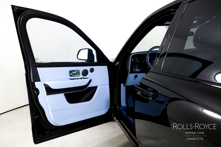 New-2025-Rolls-Royce-Black-Badge-Cullinan