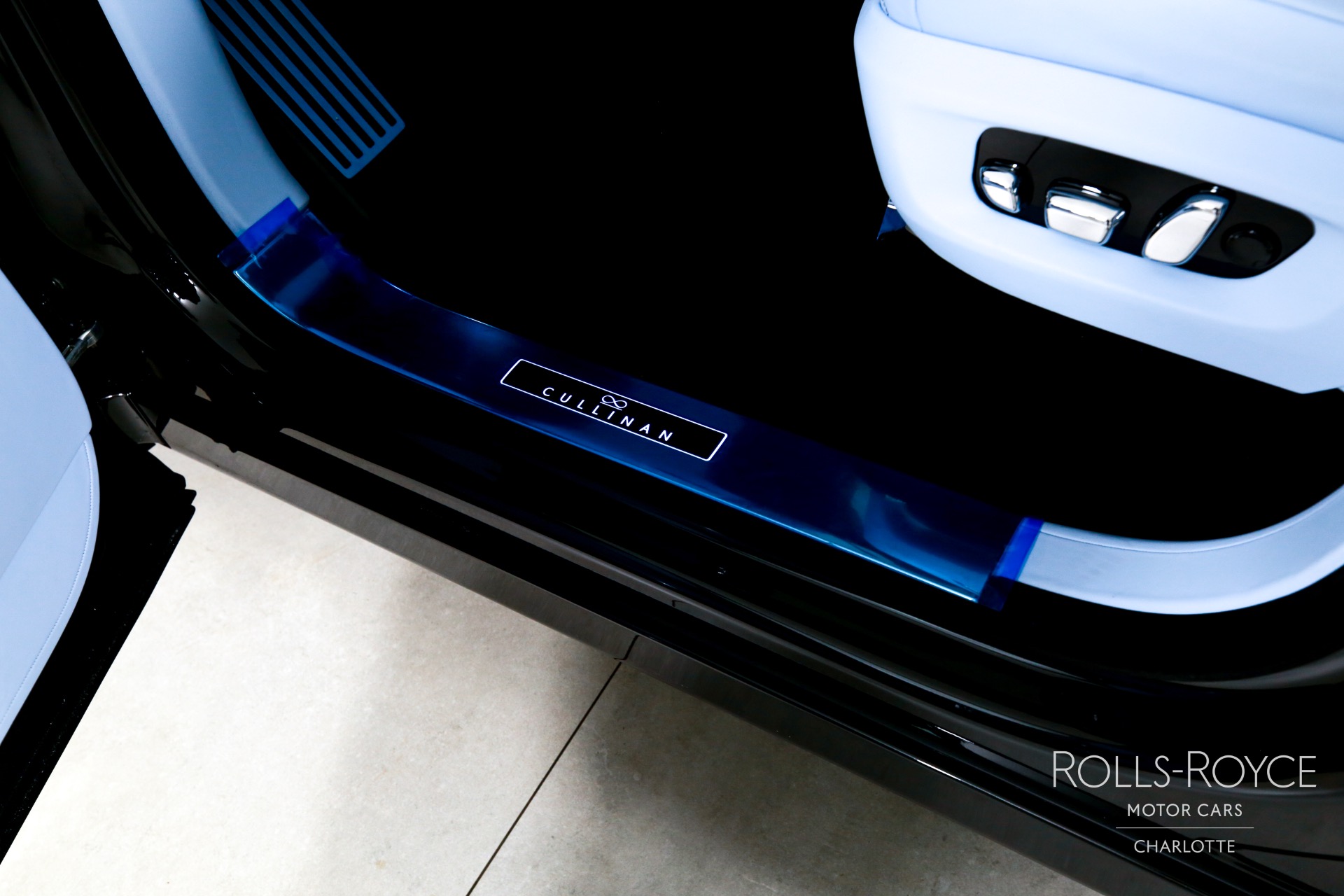 New 2025 Rolls-Royce Black Badge Cullinan  | Charlotte, NC