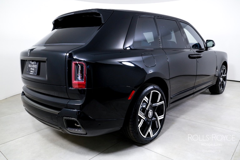 New-2025-Rolls-Royce-Black-Badge-Cullinan
