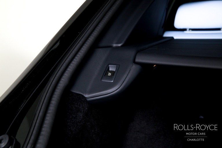 New-2025-Rolls-Royce-Black-Badge-Cullinan
