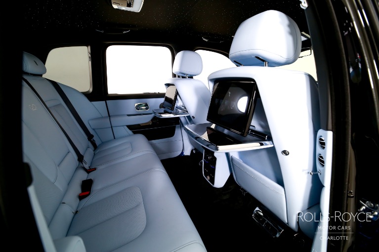 New-2025-Rolls-Royce-Black-Badge-Cullinan