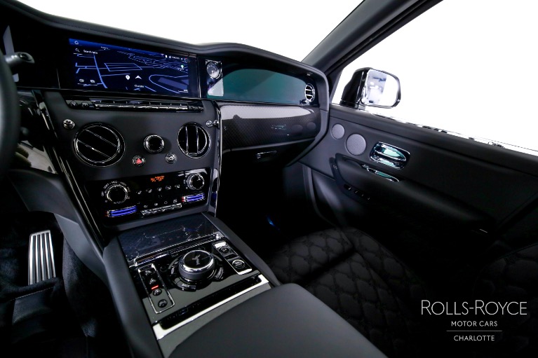 New-2025-Rolls-Royce-Black-Badge-Cullinan
