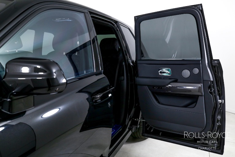 New-2025-Rolls-Royce-Black-Badge-Cullinan