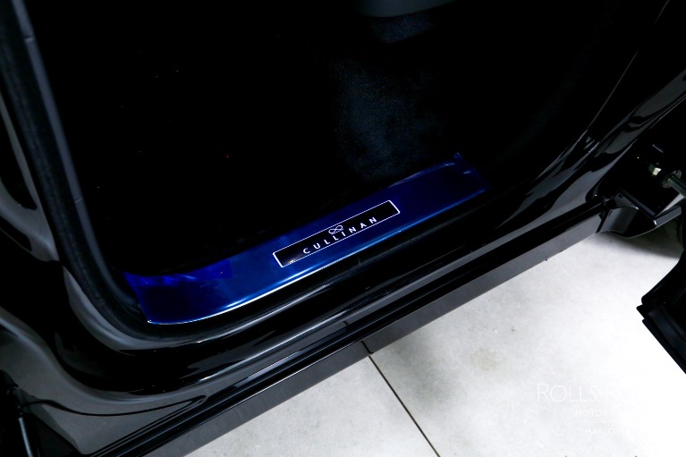 New-2025-Rolls-Royce-Black-Badge-Cullinan
