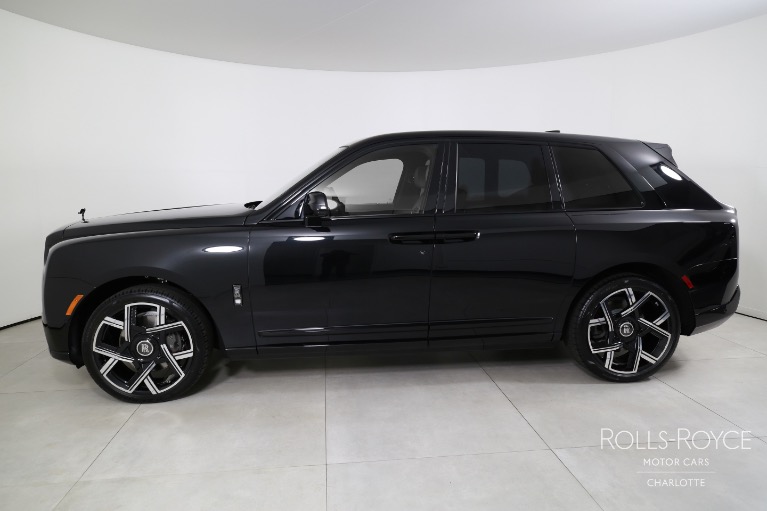 New-2025-Rolls-Royce-Black-Badge-Cullinan