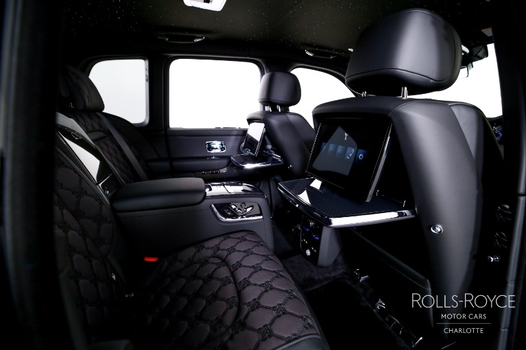 New-2025-Rolls-Royce-Black-Badge-Cullinan