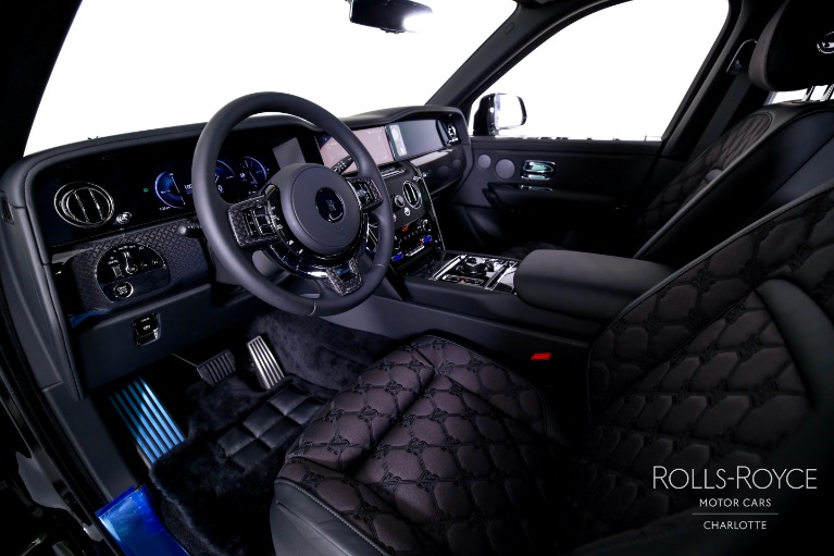 New-2025-Rolls-Royce-Black-Badge-Cullinan