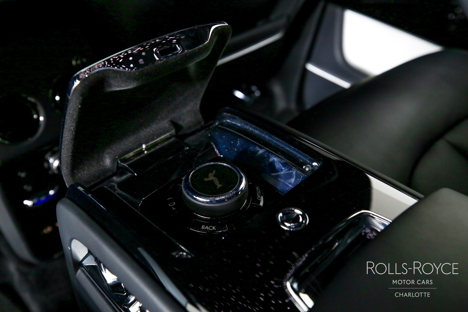 New 2025 Rolls-Royce Black Badge Cullinan | Charlotte, NC