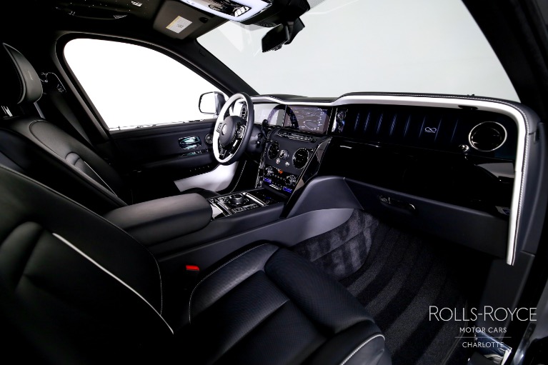 New-2025-Rolls-Royce-Black-Badge-Cullinan