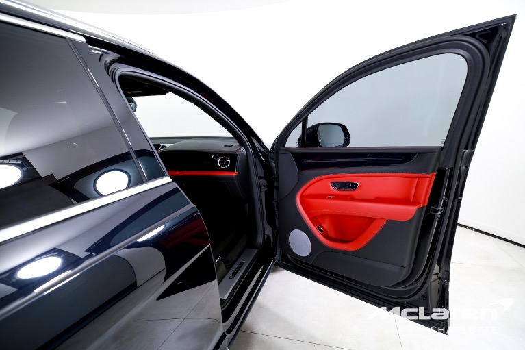 Used-2023-Bentley-Bentayga-EWB-V8