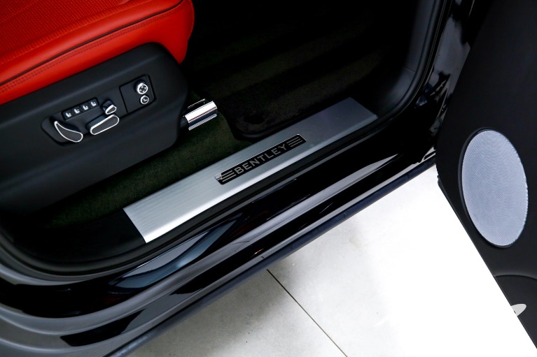 Used-2023-Bentley-Bentayga-EWB-V8
