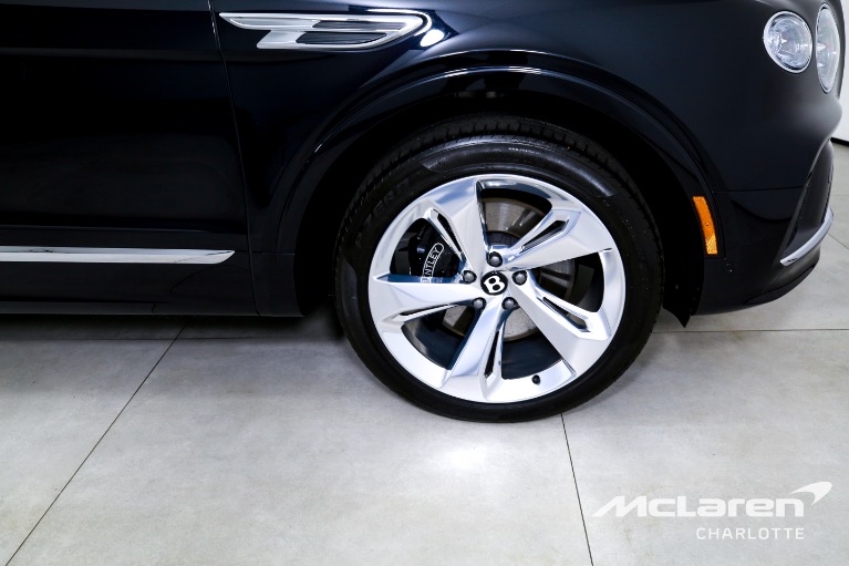 Used-2023-Bentley-Bentayga-EWB-V8