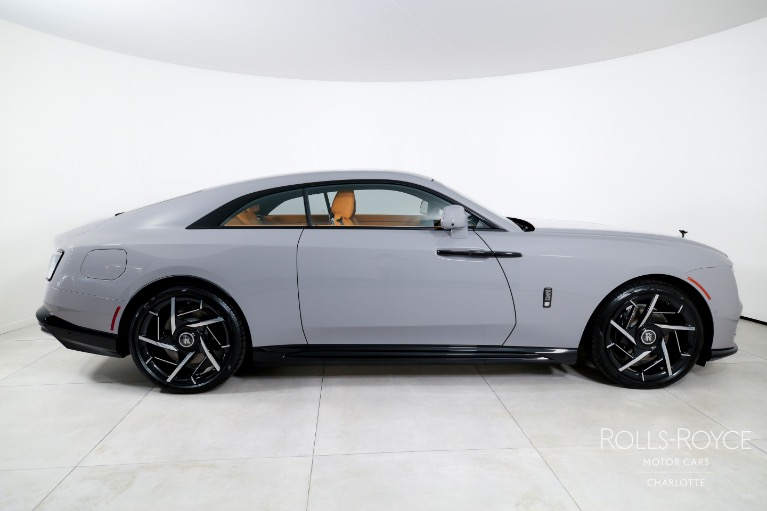 New-2025-Rolls-Royce-Black-Badge-Spectre