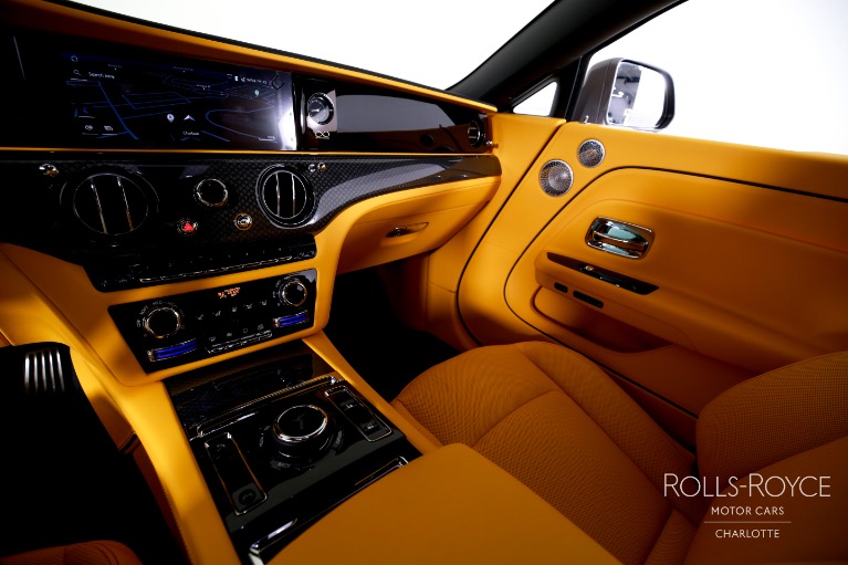New-2025-Rolls-Royce-Black-Badge-Spectre