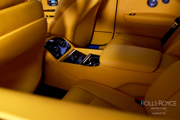 New-2025-Rolls-Royce-Black-Badge-Spectre