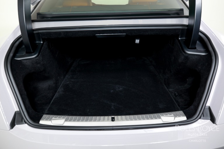 New-2025-Rolls-Royce-Black-Badge-Spectre
