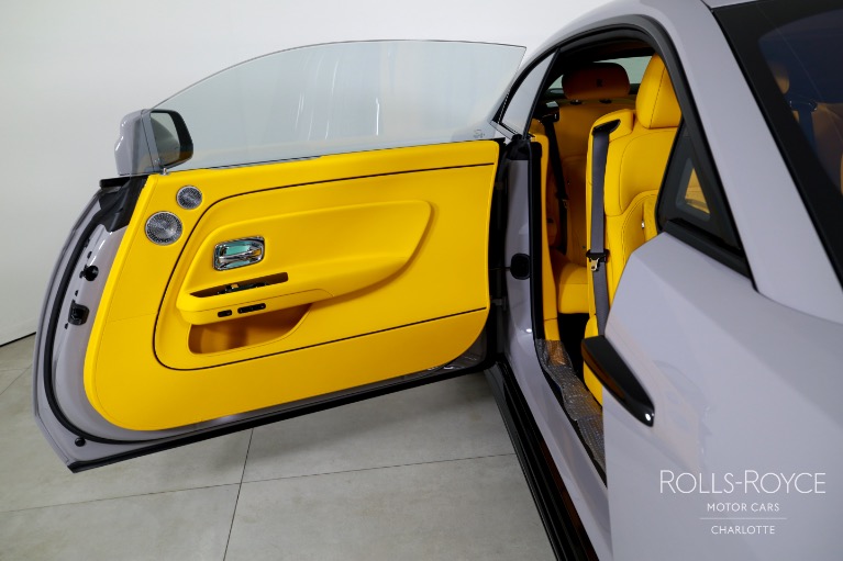 New-2025-Rolls-Royce-Black-Badge-Spectre