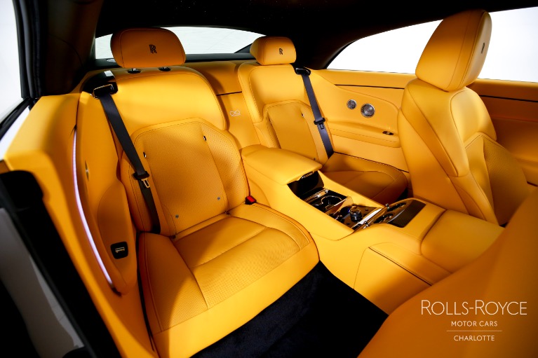New-2025-Rolls-Royce-Black-Badge-Spectre
