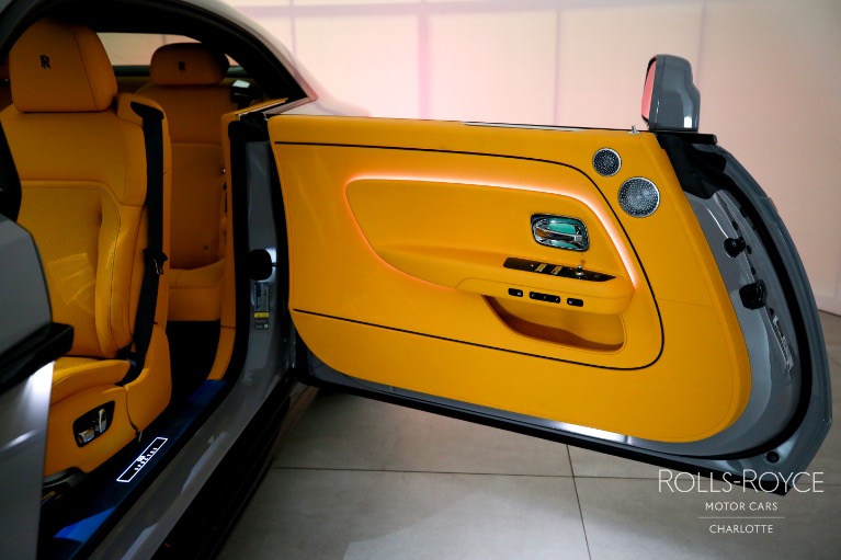 New-2025-Rolls-Royce-Black-Badge-Spectre